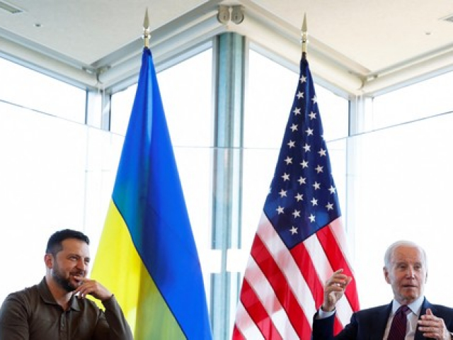 Thế giới - Ông Biden gặp ông Zelensky, hứa Mỹ và đồng minh "sẽ không đi đâu cả"