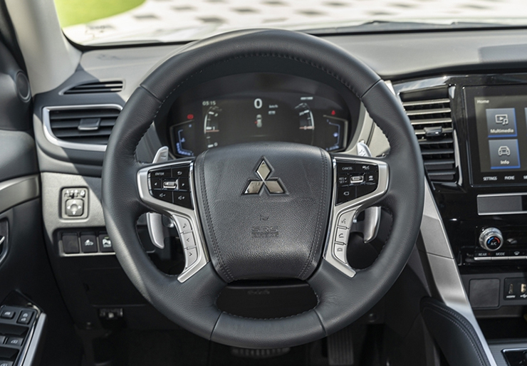 Giá xe Mitsubishi Pajero Sport tháng 5/2023, ưu đãi 50% lệ phí trước bạ - 10