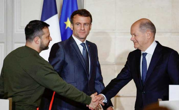 Tổng thống Ukraine Volodymyr Zelensky gặp Tổng thống Pháp Emmanuel Macron và Thủ tướng Đức Olaf Scholz.