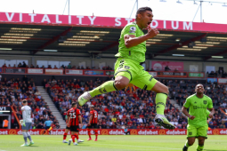 Video bóng đá Bournemouth - MU: Tuyệt phẩm đầu trận, niềm vui nhân đôi (Ngoại hạng Anh)