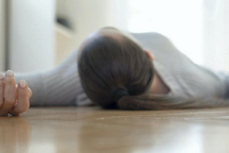 Sức khỏe đời sống - Chuyên gia lý giải vì sao đi nắng về ngồi điều hòa lại dễ đột quỵ?