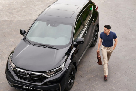 Giá xe Honda CR-V niêm yết và lăn bánh tháng 5/2023, ưu đãi 100% LPTB