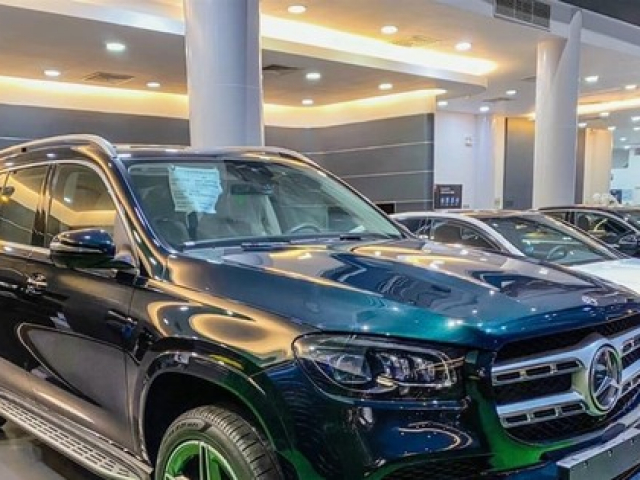 Tin tức ô tô - Ế ẩm, ô tô hạng sang đua nhau... xả lỗ