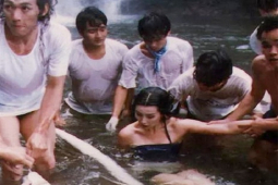 Phim - Những cú lừa ngoạn mục trong cảnh tắm trần của mỹ nhân