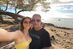 Đời sống Showbiz - Ngọc Quyên lên đồ sexy khi nghỉ dưỡng Hawaii cùng bạn trai Tây