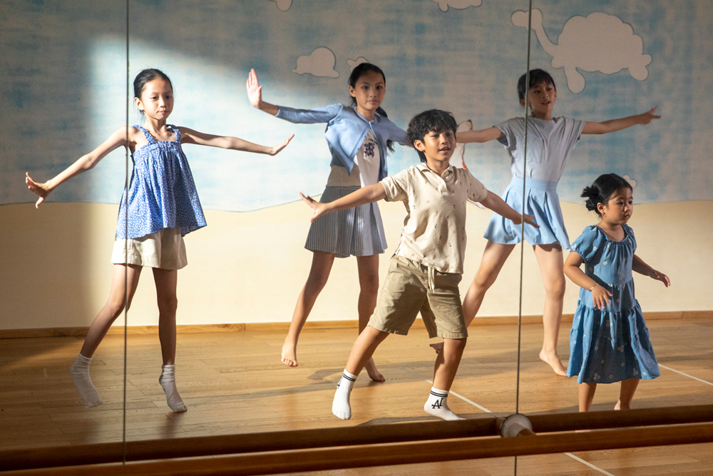 Lớp nhảy hiện đại