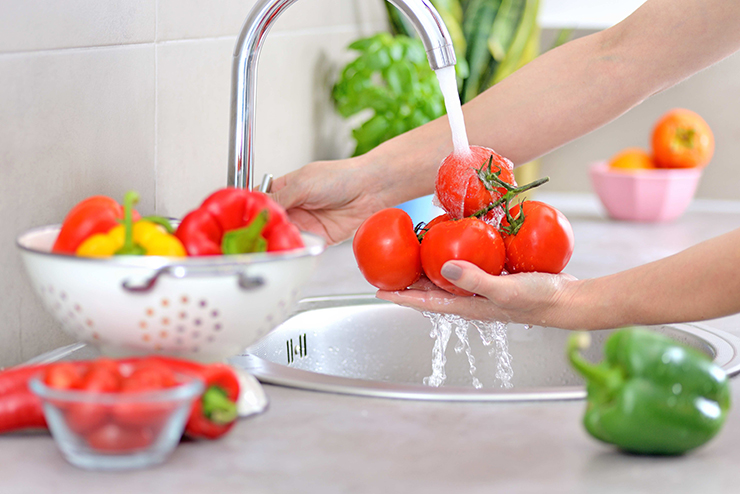 5 cách rửa rau củ phổ biến nhưng &#34;càng rửa càng bẩn&#34;, rất nhiều người mắc phải - 1