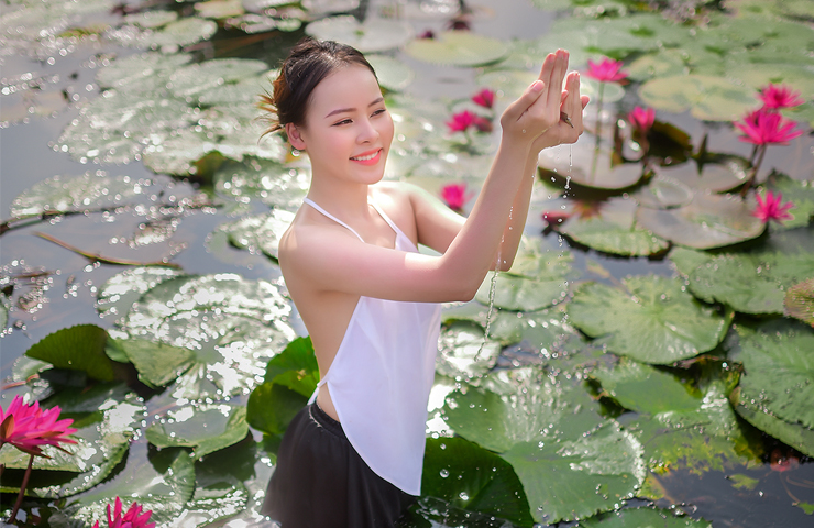 Một số bộ ảnh được đánh giá là quyến rũ có chừng mực nhờ cách diện trang phục không quá mỏng.
