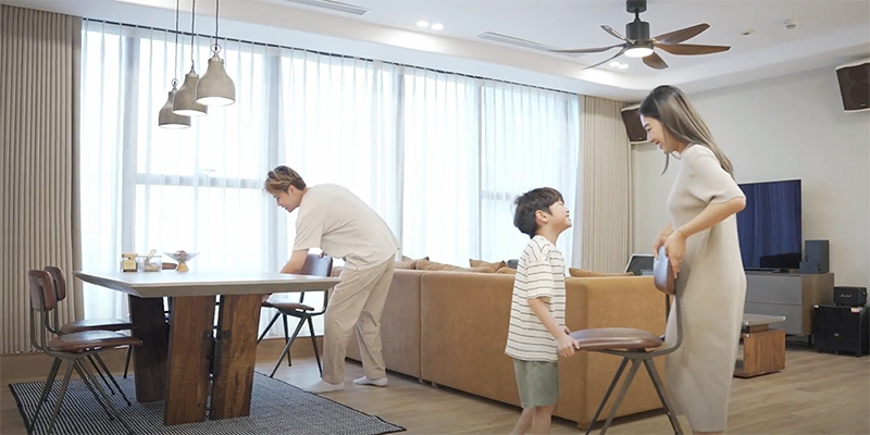 Chiếc Vlog đầy không khí mùa hè được gia đình Xoài đăng tải, nhanh chóng “giải nhiệt” ý tưởng cho các gia đình đang vắt tay lên trán suy nghĩ trò vui.