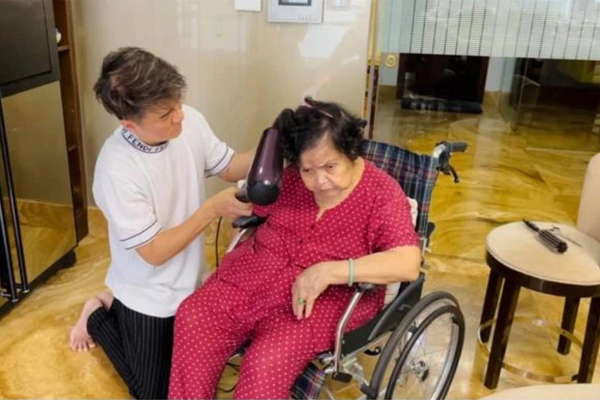 Mẹ ruột Đàm Vĩnh Hưng: Cô sinh viên ngành Y có nhan sắc và cuộc đời lận đận tình duyên - 8