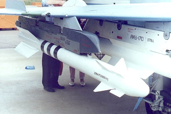 So sánh sức mạnh của 'Rắn hổ lục' F-16 sắp được chuyển cho Ukraine và 'Bóng ma bầu trời' Su-35 của Nga - 4