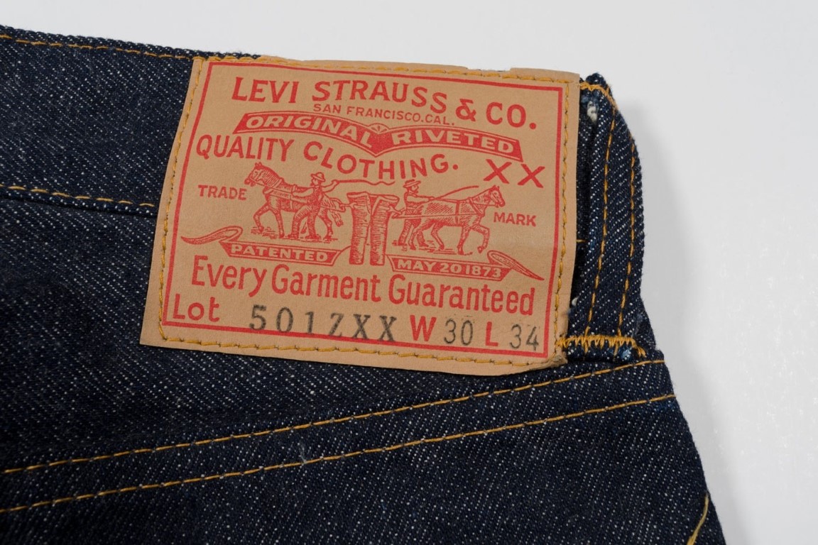 Khám phá Levi's 501, chiếc quần jean xanh đầu tiên trên thế giới - 1