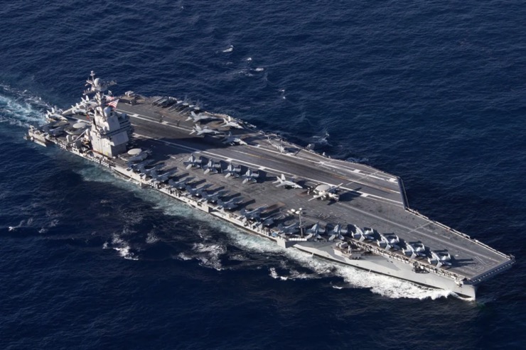Tàu sân bay hạt nhân&nbsp;USS Gerald R Ford di chuyển ở Đại Tây Dương.
