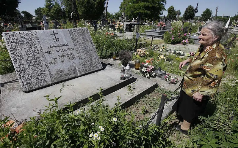 Ukraine và Ba Lan đấu khẩu về các vụ thảm sát trong Thế chiến II - 1
