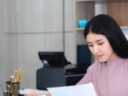 Bạn trẻ - Cuộc sống - Vì sao Gen Z đi làm không cầm nổi lương về?