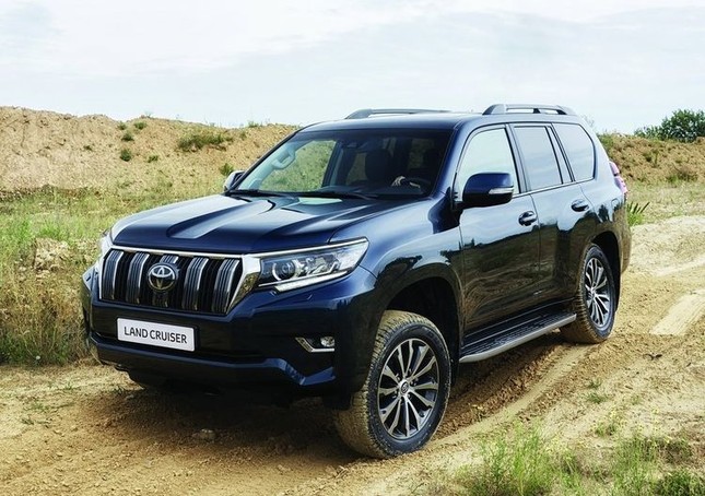 Top 10 xe gầm cao giữ giá nhất năm 2023 - 2