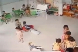 Tin tức trong ngày - Tin tức 24h qua: Cô giáo mầm non tát bé trai 31 cái trong lúc ăn gây phẫn nộ