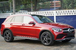 Mercedes-Benz GLC giảm giá 400 triệu đồng cho phiên bản cũ để dọn kho