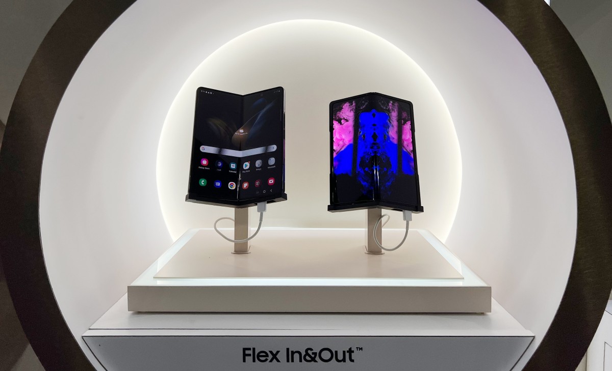 Màn hình OLED Flex In &amp; Out.