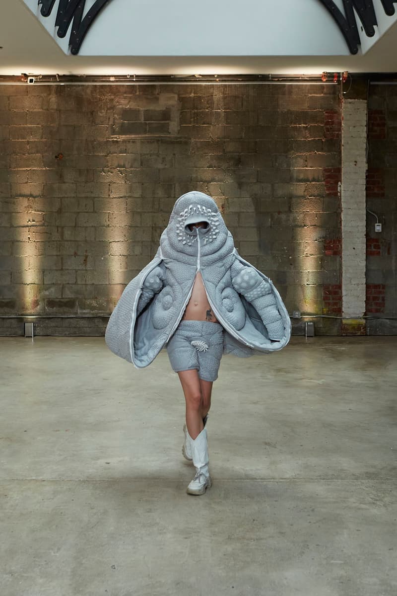 Những bộ trang phục hàng đầu từ buổi trình diễn thời trang BFA Class 2023 của Parsons - 17