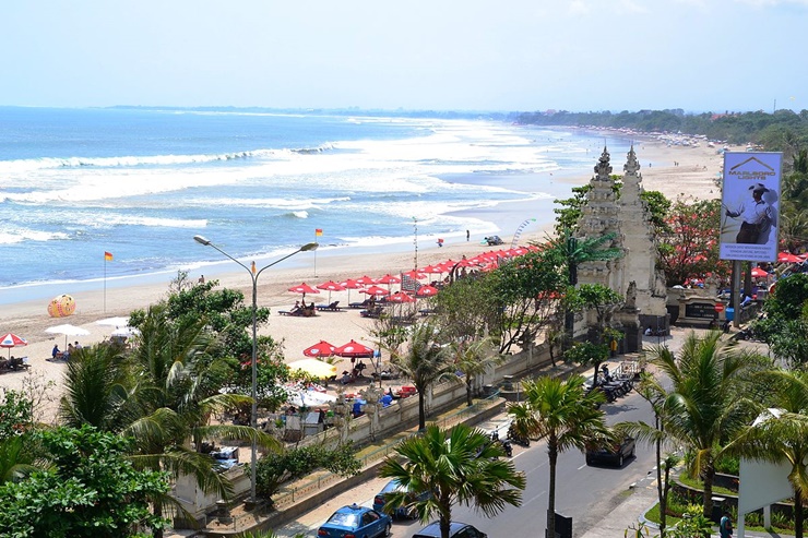Phần lớn doanh thu của làng đến từ du lịch. Các đơn vị đưa tiền về cho làng là tổ chức tín dụng của làng, khu du lịch biển Pandawa, công viên văn hóa Gunung Payung, dịch vụ dù lượn, không gian văn hóa Kecak, công ty cung cấp dịch vụ hàng hóa, công ty vận tải, công ty xây dựng...&nbsp;
