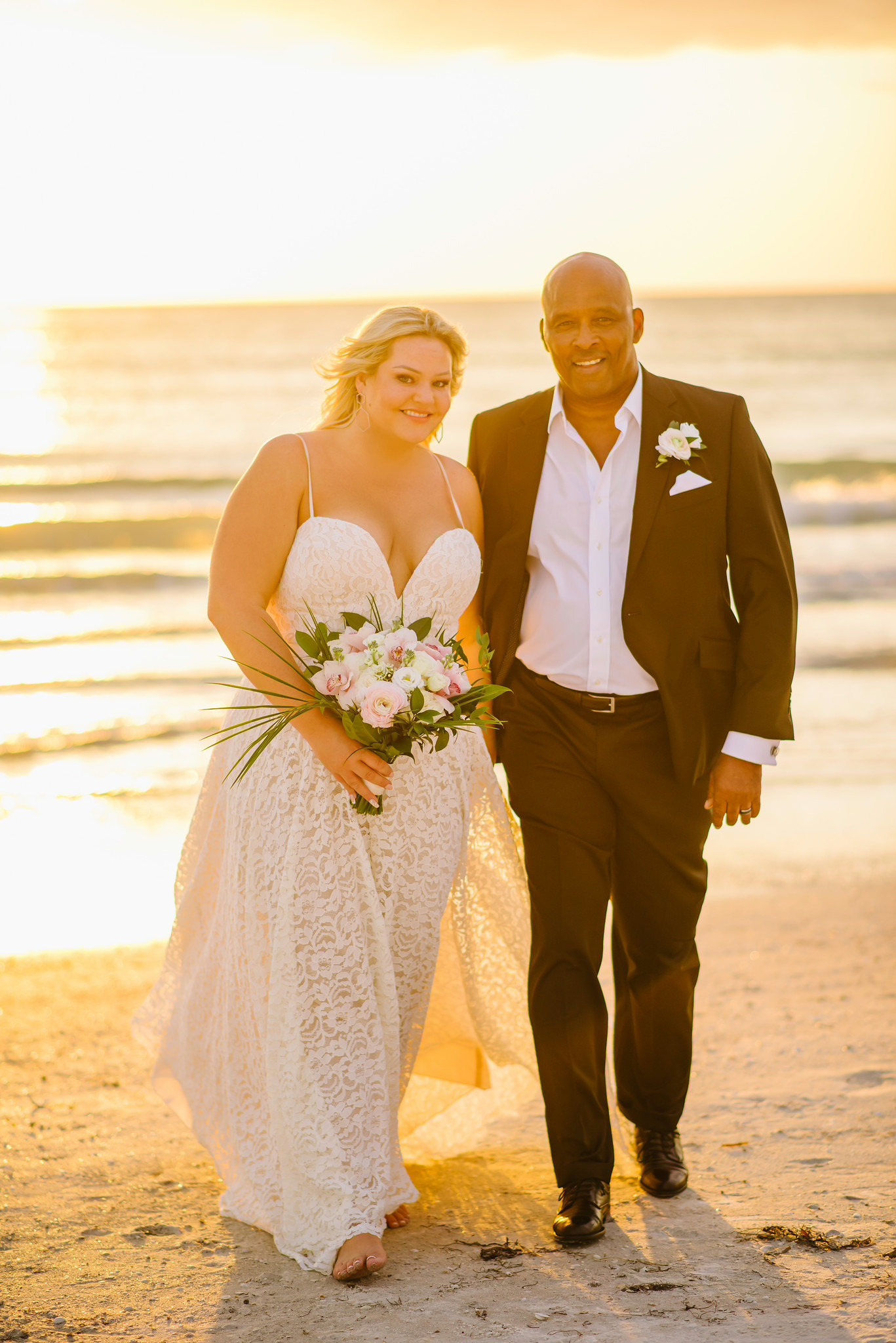 Chồng U70 đã thắt ống dẫn tinh vẫn muốn có con với vợ kém 33 tuổi - 1