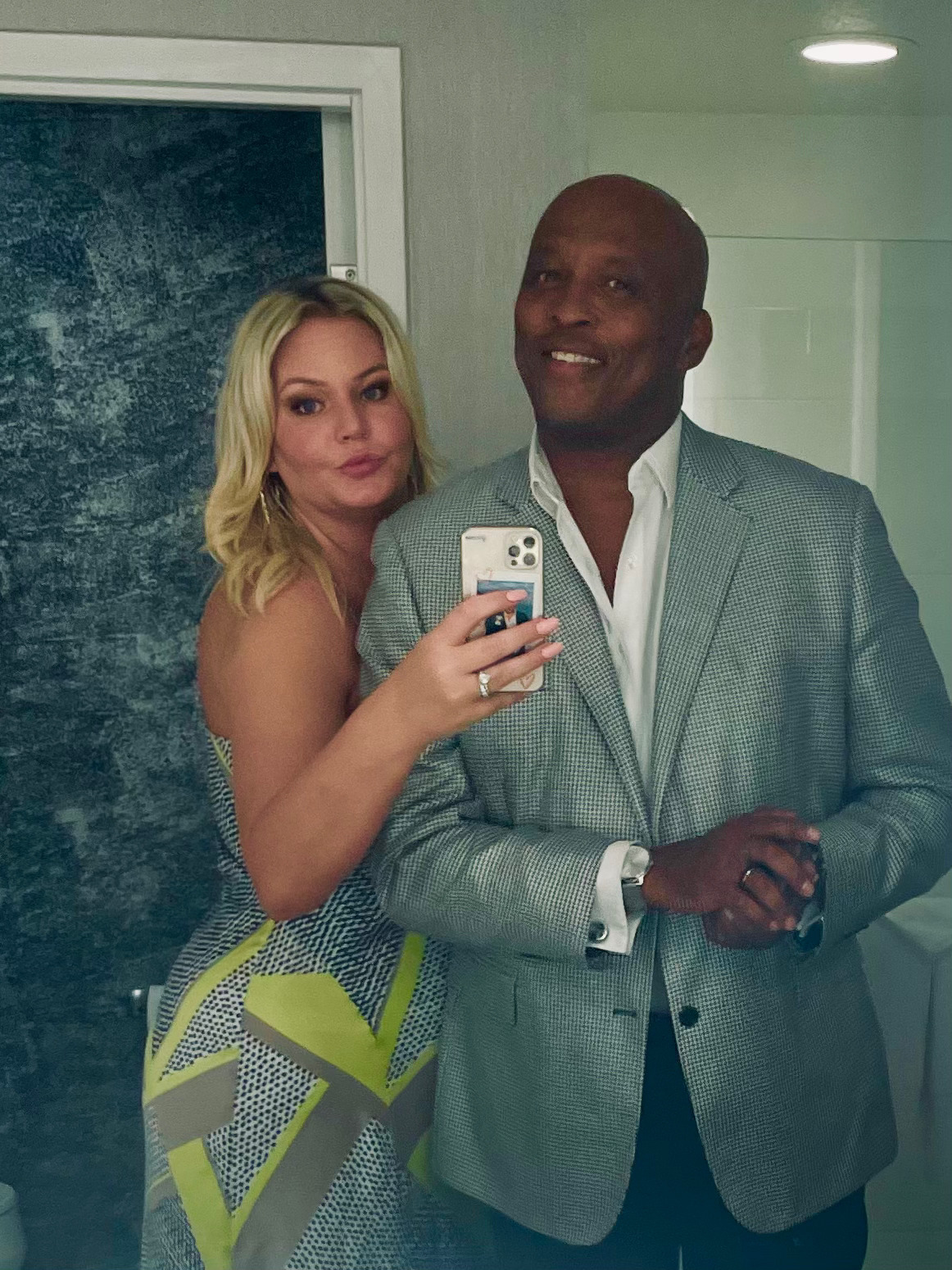 Chồng U70 đã thắt ống dẫn tinh vẫn muốn có con với vợ kém 33 tuổi - 4