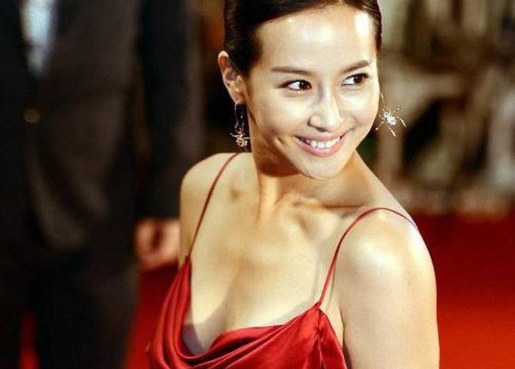 Jo Yeo Jeong là một người đẹp không ngại dấn thân vào cảnh "nóng" trên màn ảnh.
