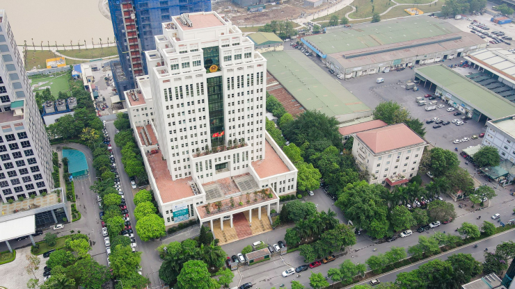 Trụ sở mới của Bộ Tài Nguyên và Môi Trường cao 18 tầng và 1 tầng hầm, được thiết kế đảm bảo tiêu chuẩn làm việc cho 1.234 người. Công trình này được xây dựng trên diện tích trên 13.800 m2. Tổng kinh phí của công trình là 372 tỉ đồng và đưa vào sử dụng năm 2011.