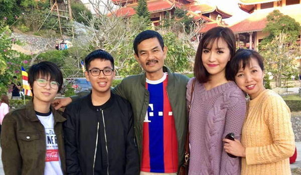 Mẹ ruột nổi tiếng mạng xã hội của Bích Phương: Nhiều lần &#39;cà khịa&#39;, sốt ruột chuyện con gái chậm lấy chồng - 7