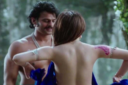 Phim - Phim Ấn Độ vấp phải “rổ sạn”, đến cả cảnh "nóng" cũng lỗi thế này