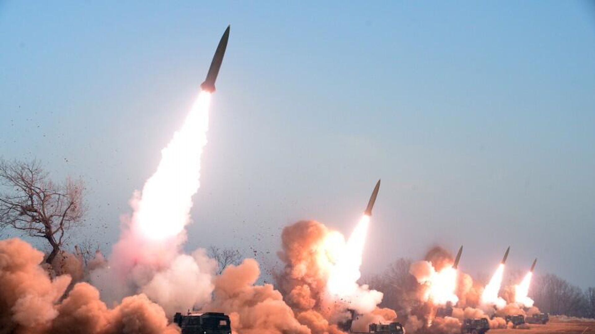 Triều Tiên phóng thử tên lửa đạn đạo tầm ngắn trong một cuộc tập trận.