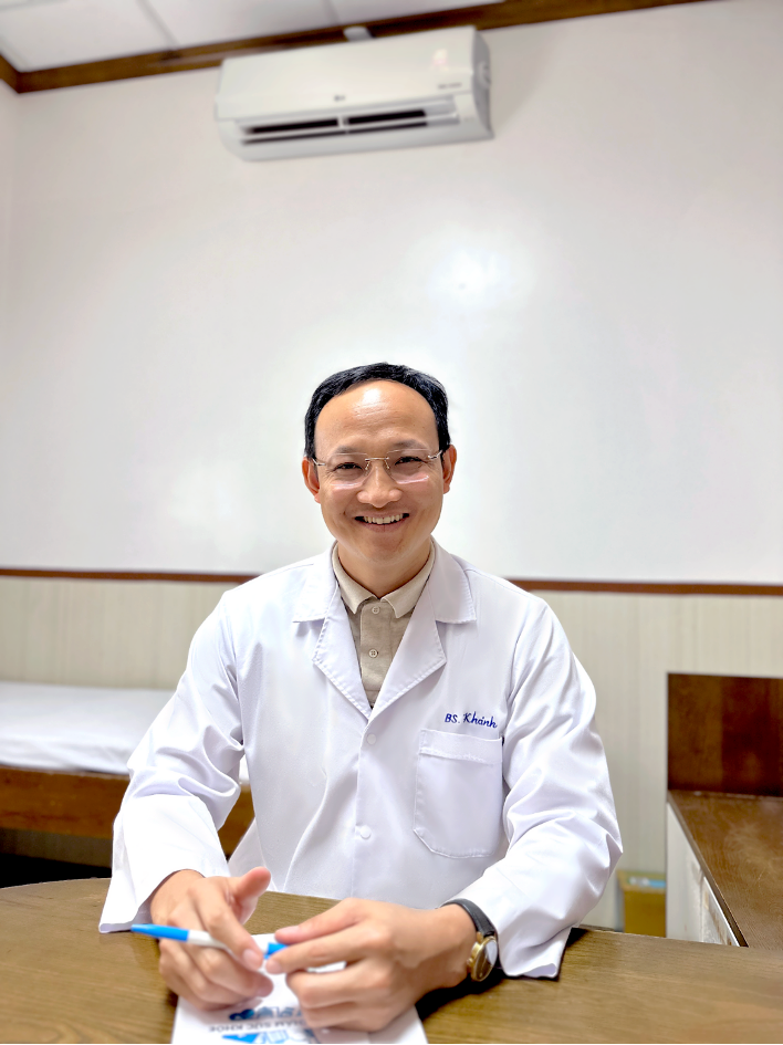 Theo chia sẻ từ BS. Khánh, nhiệt độ phòng hợp lý vào khoảng 26 - 28 độ C, vừa giúp cơ thể thoải mái, không ảnh hưởng đến sức khỏe, lại tiết kiệm điện.