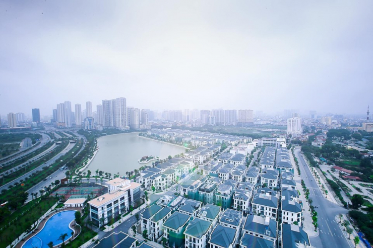 Tầm nhìn ra phía ngoài của căn hộ này rất rộng và đẹp. Từ vị trí căn phòng có thể nhìn ra toàn cảnh thành phố rộng lớn.