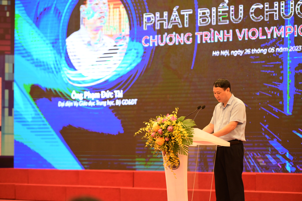Ông Phạm Đức Tài (Vụ giáo dục Trung học) phát biểu tại buổi lễ, chúc mừng thành công của sân chơi qua 16 năm