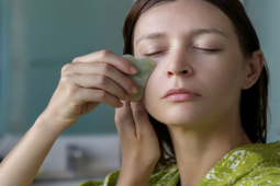 Làm đẹp - Bí quyết dùng miếng ngọc nâng cơ da tự nhiên, giúp mặt hồng hào