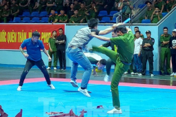 Tin tức trong ngày - Gay cấn những màn đấu võ thuật của chiến sĩ Công an nhân dân