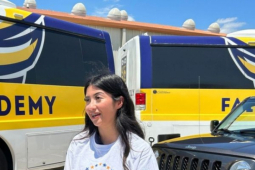 Phi thường - kỳ quặc - Học sinh trung học tại Mỹ được tặng ô tô nhờ đi học đầy đủ