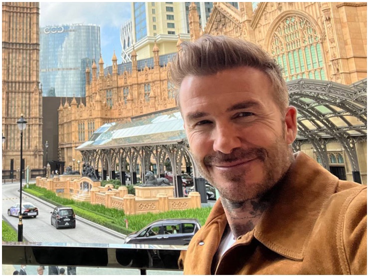 Gương mặt cựu cầu thủ lộ rõ dấu vết thời gian.