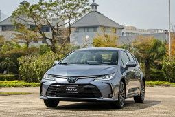 Tin tức ô tô - Toyota Corolla Altis được giảm giá gần 100 triệu đồng tại đại lý