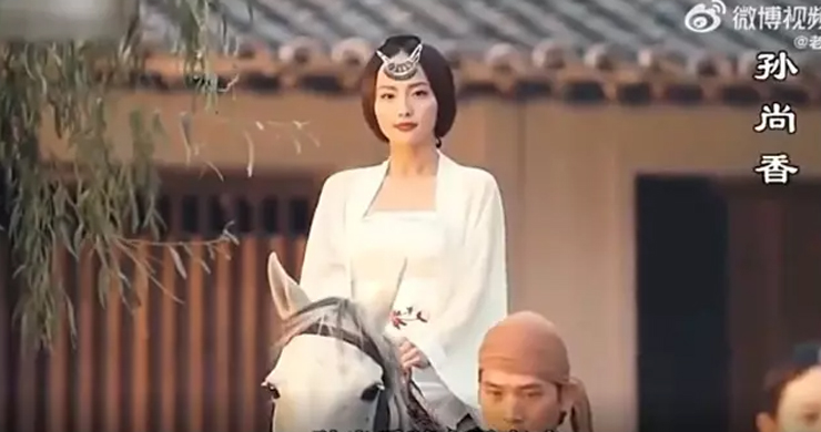 Nhan sắc kiều diễm của người đẹp sinh năm 1987 nhận được nhiều lời khen của khán giả.
