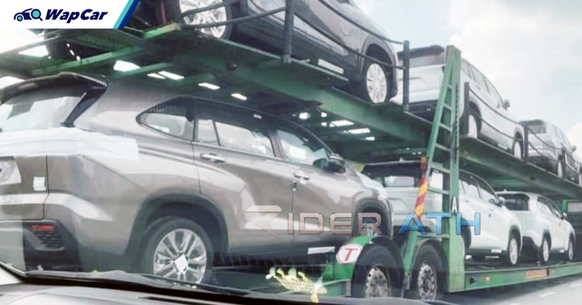Toyota Innova thế hệ mới&nbsp;xuất hiện trong quá trình vận chuyển tại Malaysia cách đây vài ngày