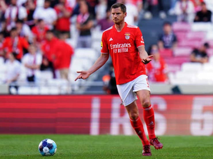 Vertonghen đã về Anderlecht nhưng vẫn nhận huy chương vô địch Bồ Đào Nha từ Benfica dù đá đúng... 1 phút