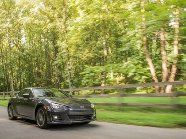 Tin tức ô tô - Top 5 chiếc xe thể thao đã qua sử dụng nhiều công nghệ giá dưới 600 triệu đồng