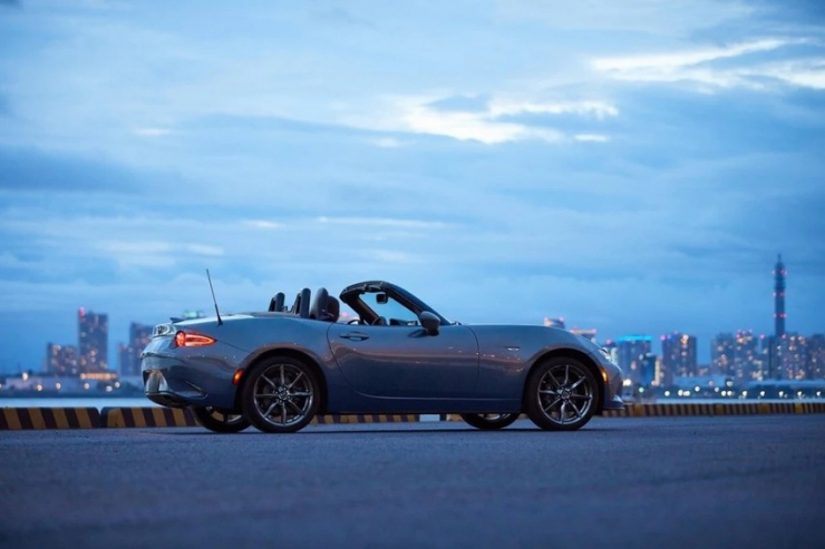 Mazda MX-5 Miata 2020. Ảnh: Motorbiscuit.