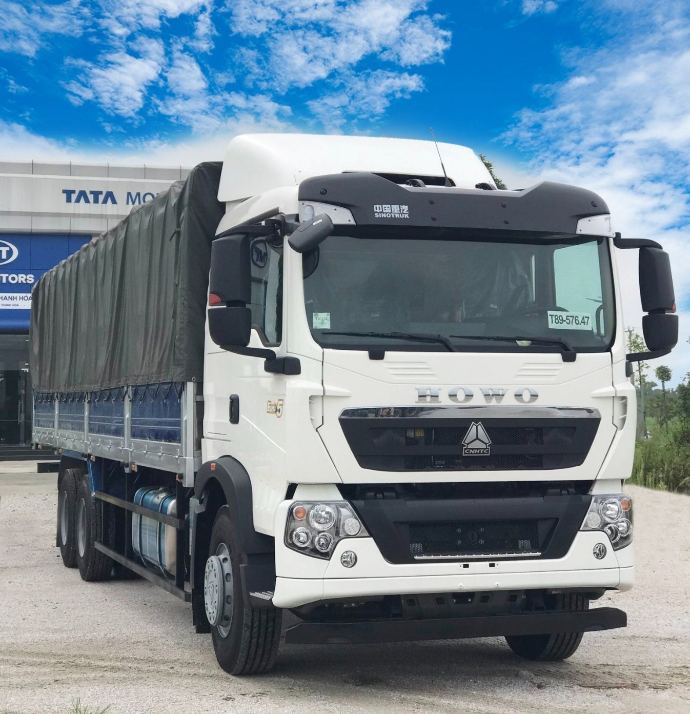 Howo tải thùng 6x2