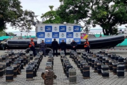 Bắt giữ tàu ngầm chở ma túy lớn chưa từng thấy ở Colombia