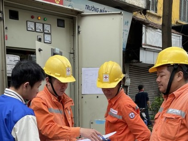 Điện, nước, thực phẩm ''rủ nhau'' tăng giá giữa lúc nắng nóng