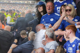 Bóng đá - Chấn động ngoại hạng Anh: CĐV Leicester đấm nhau, fan Leeds tấn công cảnh sát