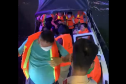 Tin tức trong ngày - Cứu tàu du lịch chở 70 khách bị mắc cạn trên sông Hàn